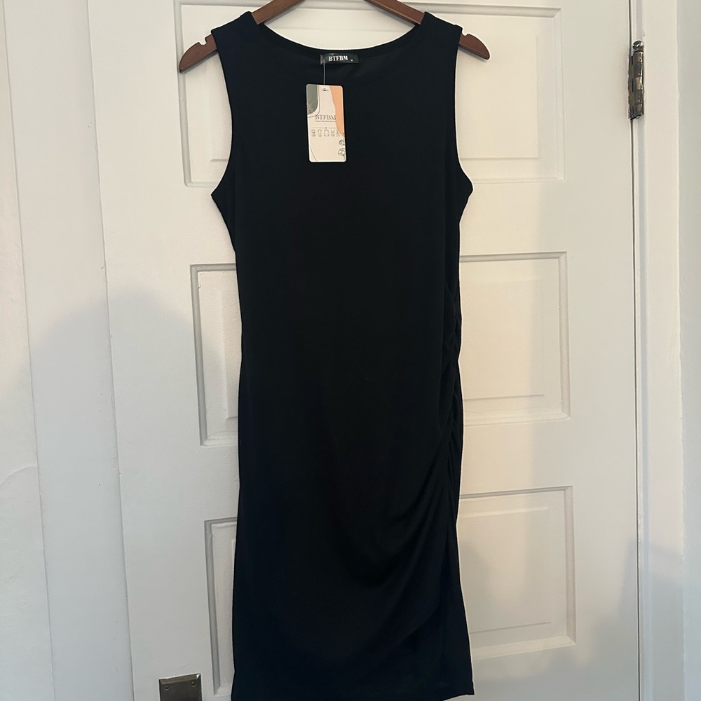 Black Sleeveless Dress